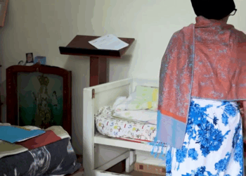 [COMPLETO] 0259H1020 Abandonó a su madre para fingir ser de clase social alta Goals