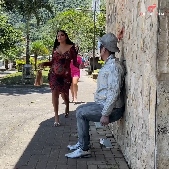 [COMPLETO] 0062H1020 Fingió estar embarazada para quedarse con un maletín lleno de dinero Mi Poesia