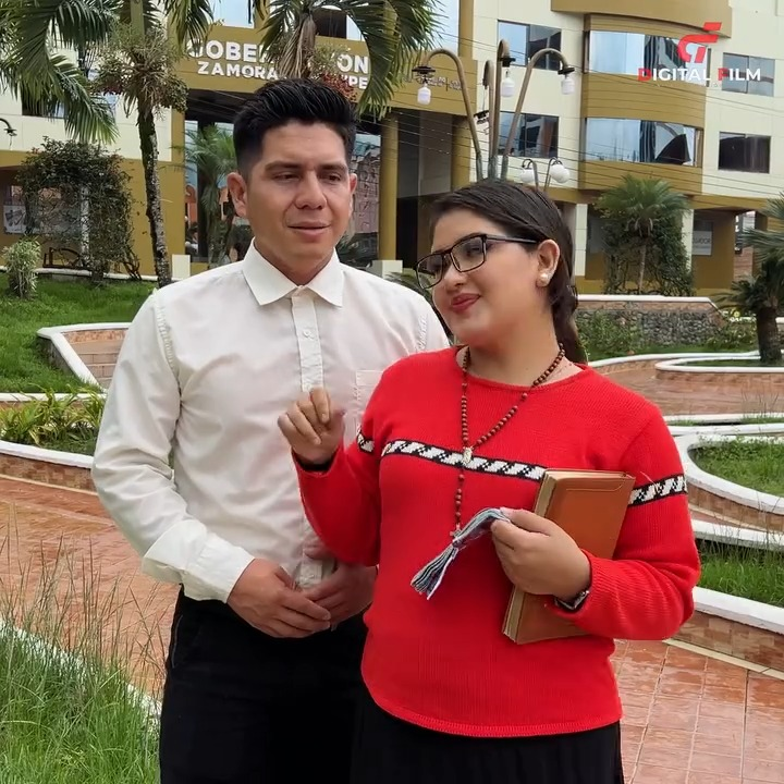 [COMPLETO] 0068H1020 Nunca califiques an libro por su portaada Mi Poesia