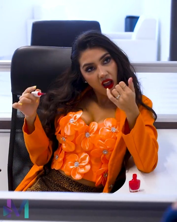 [COMPLETO] 0166H1006 Quería a sus 4 mujeres por igual