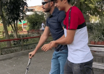 [COMPLETO] 0280H1020 Se burlaron de él, por su discapacidad