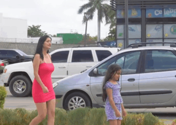 [COMPLETO] 0173H1006 No tenían papás e hizo todo lo posible por cuidar a su hermana