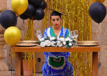 [COMPLETO] 0179H1006 Sus hijos la dejaron plantada el día de su graduación Cast Ana Laura Ruiz Susej Norzagaray #fblifest