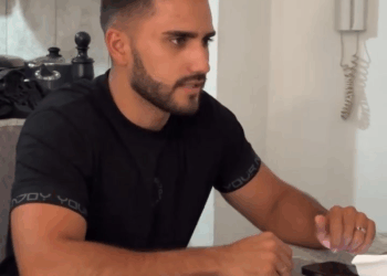 [COMPLETO] 0298H1020 Se enamoro de su mejor amiga