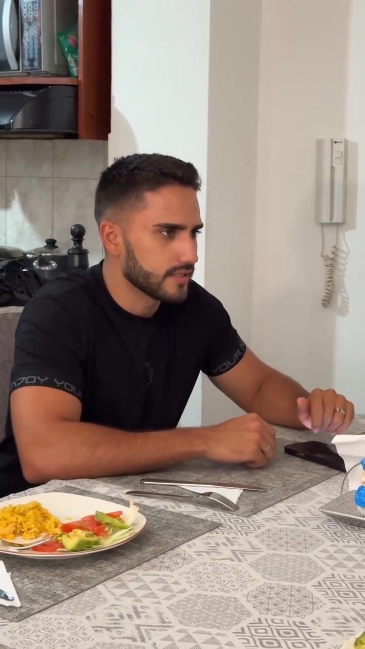 [COMPLETO] 0298H1020 Se enamoro de su mejor amiga