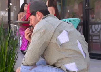 [COMPLETO] 0198H1006 Dejó sin herencia a su hija por humillar a un vagabundo