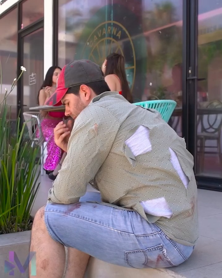 [COMPLETO] 0198H1006 Dejó sin herencia a su hija por humillar a un vagabundo