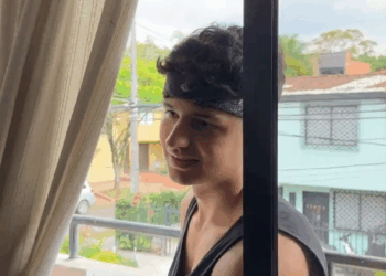 [COMPLETO] 0315H1020 SU JEFE QUIZO ABUSAR DE ELLA