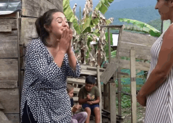 [COMPLETO] 0215H1020 Esta madre conseguía comida para sus hijos de manera inusual