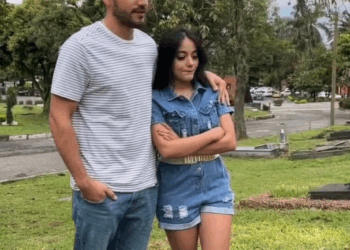 [COMPLETO] 0325H1020 Su hermano la grabó teniendo intimida