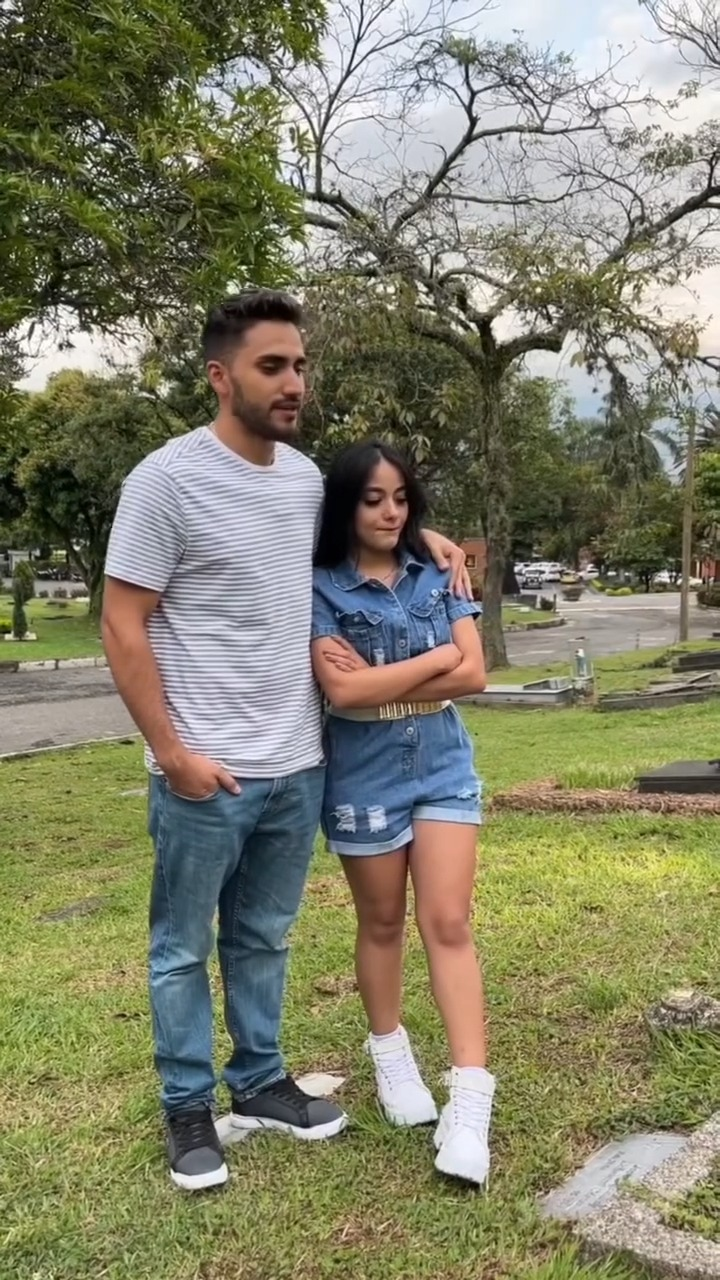 [COMPLETO] 0325H1020 Su hermano la grabó teniendo intimida