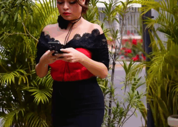 [COMPLETO] 0417H1020 Pusieron en su lugar a influencer engreída Karen Oliva