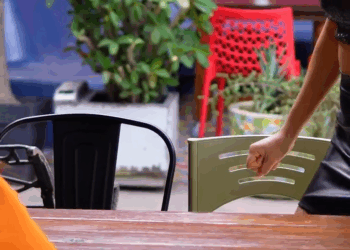 [COMPLETO] 0422H1020 El hermano de mi mejor amiga intentó conquistarme Karen Oliva