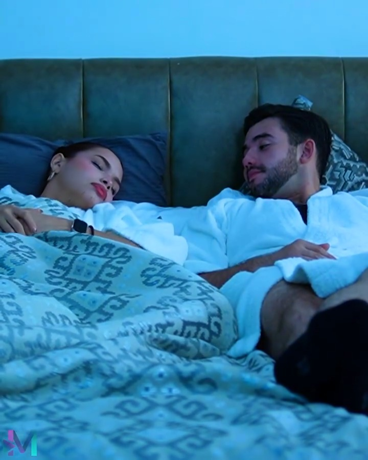 [COMPLETO] 0360H1020 La señal que hizo con la mano la salvó Israel Urias Karen Oliva