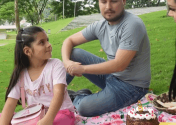 [COMPLETO] 0326H1006 Padre soltero se enamora de millonaria gracias a su niña️ Notas del día