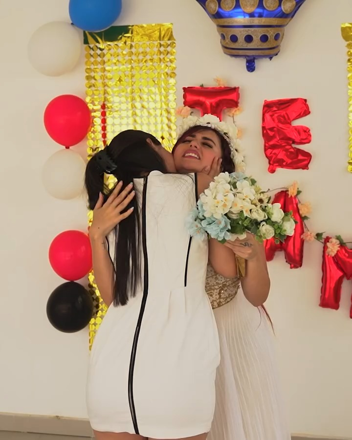 [COMPLETO] 0497H1020 Engaño a su prometido con otra chica pensando que era ciego Caricaturas de Ayer