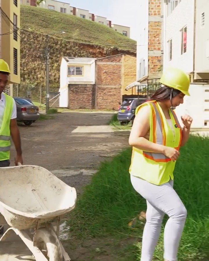 [COMPLETO] 0498H1020 Se volvió millonario luego de que su esposa lo dejo por ser albañil Caricaturas de Ayer