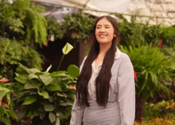 [COMPLETO] 0352H1006 Olvidaba todos los dias que era su esposo