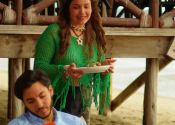 [COMPLETO] 0355H1006 Le quitaron su restaurante y ella les dio una leccion