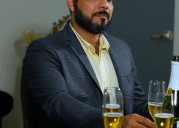 [COMPLETO] 0393H1020 Hizo menos a su esposa para quedar bien con su jefe Karen Oliva