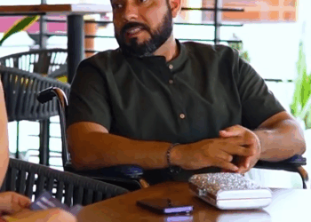 [COMPLETO] 0396H1020 Descubrió que lo engañaban gracias a una vendedora ambulante Karen Oliva