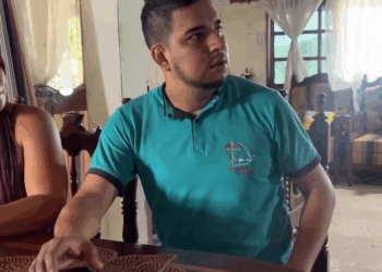 [COMPLETO] 0011H1020 Su mamá no era quien realmete pensaba Mi Poesia