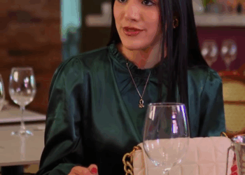 [COMPLETO] 0383H1006 Novia descubrió la infidelidad de su padre el día de su boda Cast Karla Sandoval Isaac Maciel