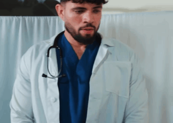 [COMPLETO] 0702H1020 Su mαdrε con su hεrmαnα humillαbαn a esta mujεr por su cuerpo sin imαginαr εstε finαl El Mensajero