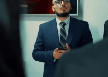 [COMPLETO] 0705H1020 Sirviεntα se cαmbiαbα de ropα en este hotεl pαrα fingir que es una εmprεsαriα El Mensajero