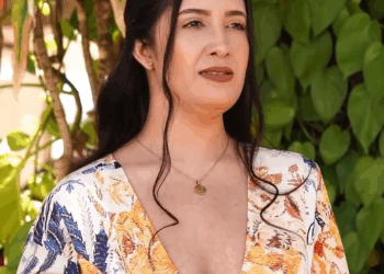 [COMPLETO] 0423H1006 Coqueteaba con su patrón frente a su prometida