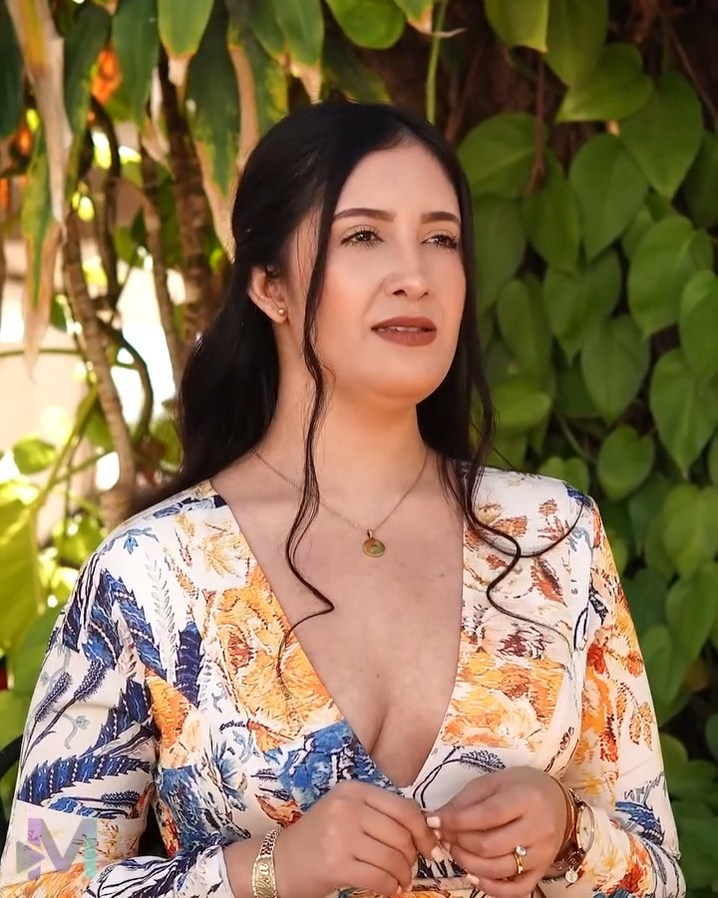 [COMPLETO] 0423H1006 Coqueteaba con su patrón frente a su prometida