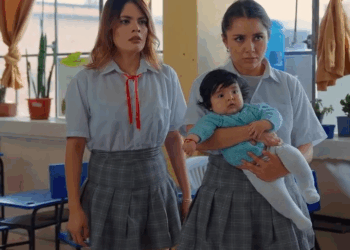 [COMPLETO] 0723H1020 Criticaban a estudiante por ser una madre soltera, al final todos se enteraron la verdad El Mensaje