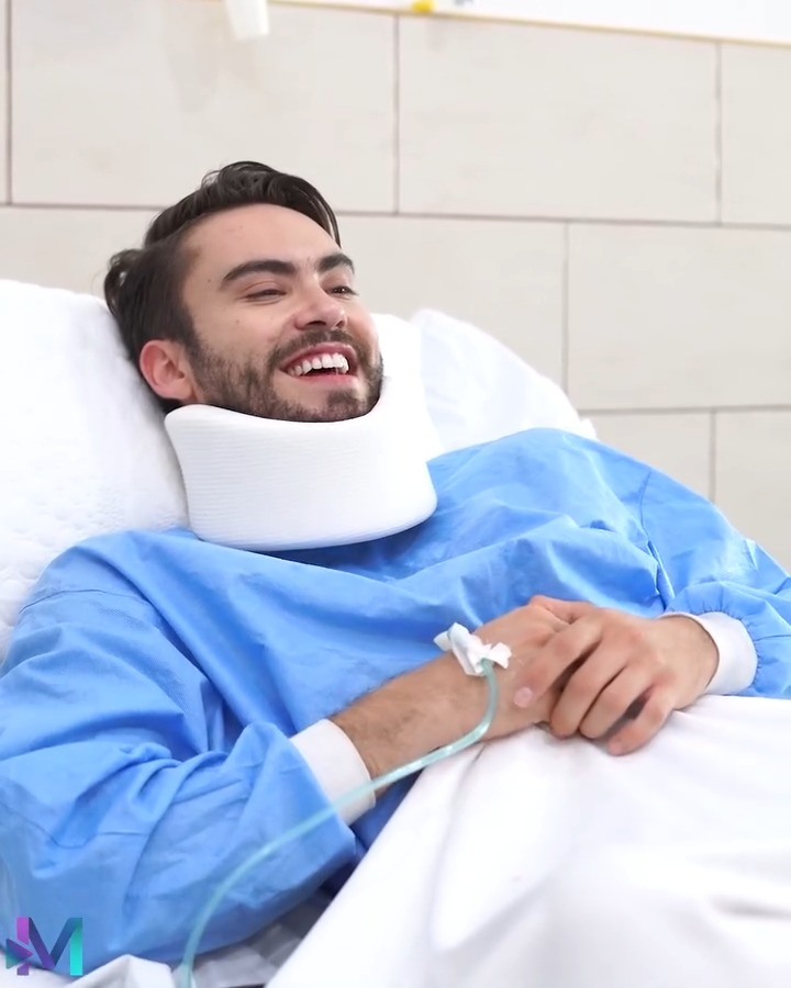 [COMPLETO] 0435H1006 Apostó sus ahorros por un beso de esta hermosa chica