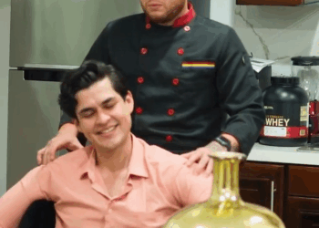 [COMPLETO] 0444H1006 Famoso le ofreció trabajo a repartidora de pizza