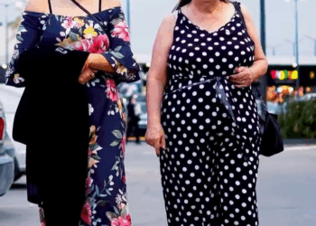 [COMPLETO] 0458H1006 Nunca hables mal de los hijos ajenos, los tuyos pueden ser peor