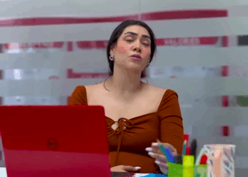 [COMPLETO] 0047H1006 Ella le lavaba y planchaba, sin imaginar lo que su mejor amiga le hacía