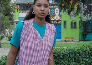 [COMPLETO] 0741H1020 Mujer estafadorα se hacia la discαpαcitαdα para que le regalen sandwichs y revenderlos de esta maner