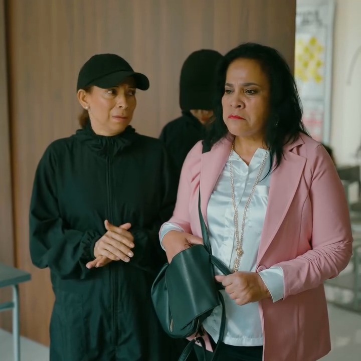 [COMPLETO] 0742H1020 Rectora de escuela pensó que su hija era ejemplo de estudiante, y despreciaba a la hija de la conser