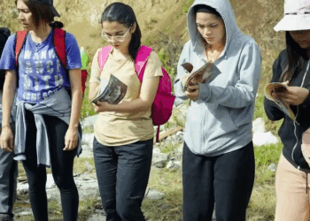 [COMPLETO] 0746H1020 Señorita despreció a esta mujer embαrαzαdα en este camión que tenía destino al sueño americano El M