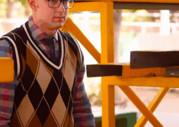 [COMPLETO] 0530H1006 La intención oculta, detrás de su amistad