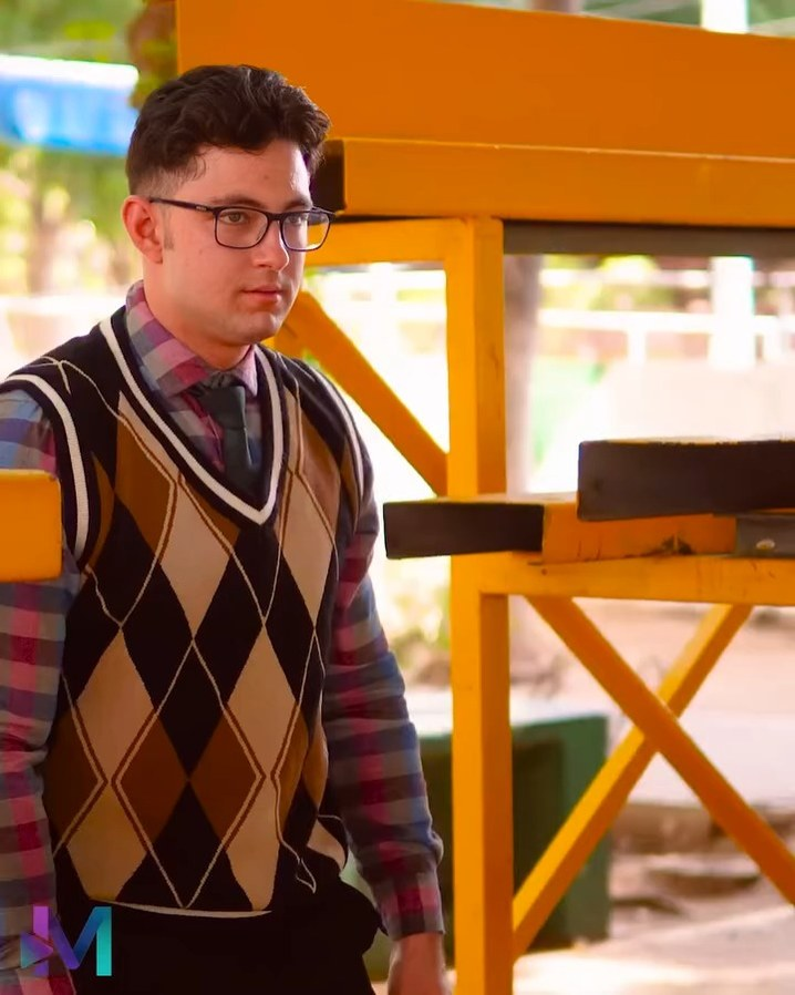 [COMPLETO] 0530H1006 La intención oculta, detrás de su amistad