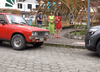 [COMPLETO] 0105H1020 Se burló de su cita por su carro, pero la vida le dio una lección