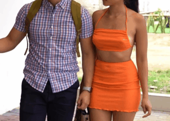 [COMPLETO] 0113H1020 Universitaria sale con un hombre mayor solo por conveniencia