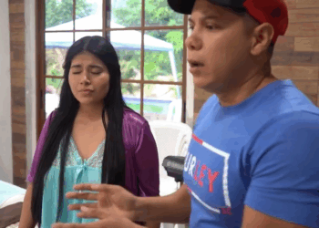 [COMPLETO] 0024H1020 El regalo que le tenía a su marido lo recibió el del agua Mi Poesia