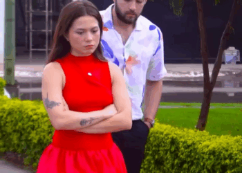 [COMPLETO] 0080H1006 Lo fue a buscar a casa de su esposa, para pedirle que fuera su novio