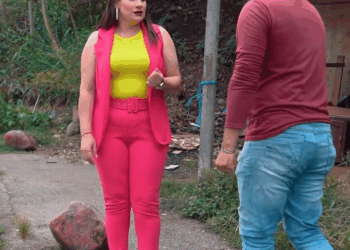 [COMPLETO] 0164H1020 Madre deja a su bebé en una canasta de frutas