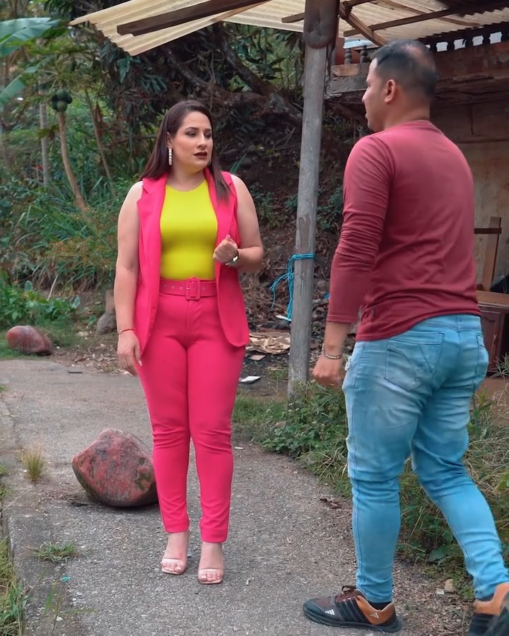 [COMPLETO] 0164H1020 Madre deja a su bebé en una canasta de frutas