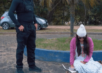 [COMPLETO] 0165H1020 Director famoso ofrece una nueva oportunidad a una mujer sin hogar