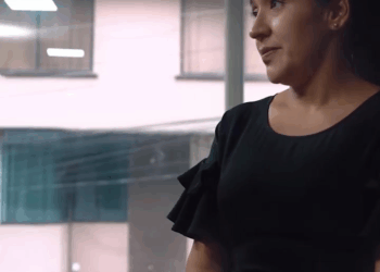 [COMPLETO] 0185H1020 Hija se avergüenza de su madre por su situación económica