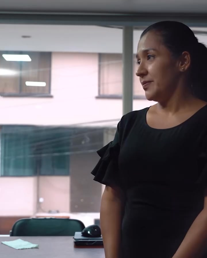 [COMPLETO] 0185H1020 Hija se avergüenza de su madre por su situación económica